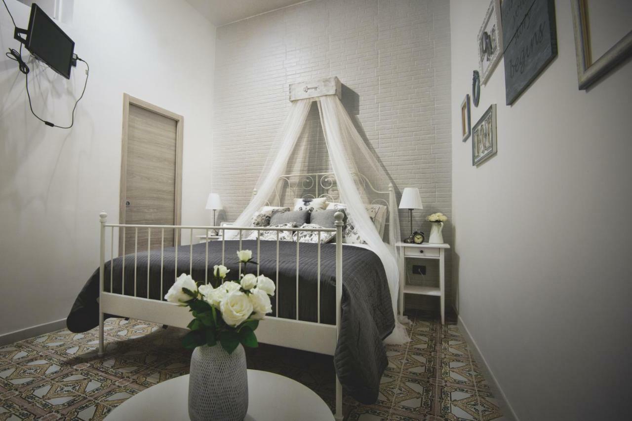 Elegant B&B - Il Vicolo Storico Salerno Zewnętrze zdjęcie